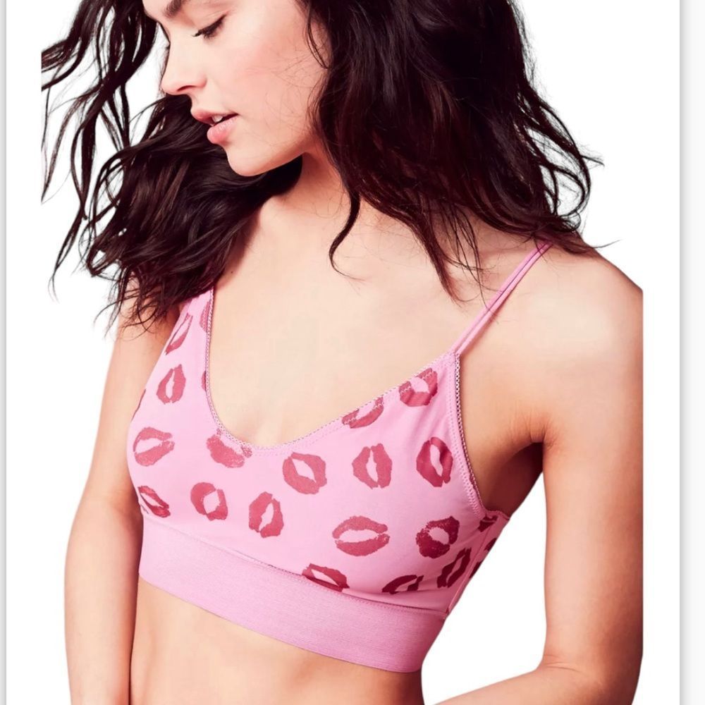 NWOT Urban Outfitters Out From Under Avery Pink Lips Bralette Size Small